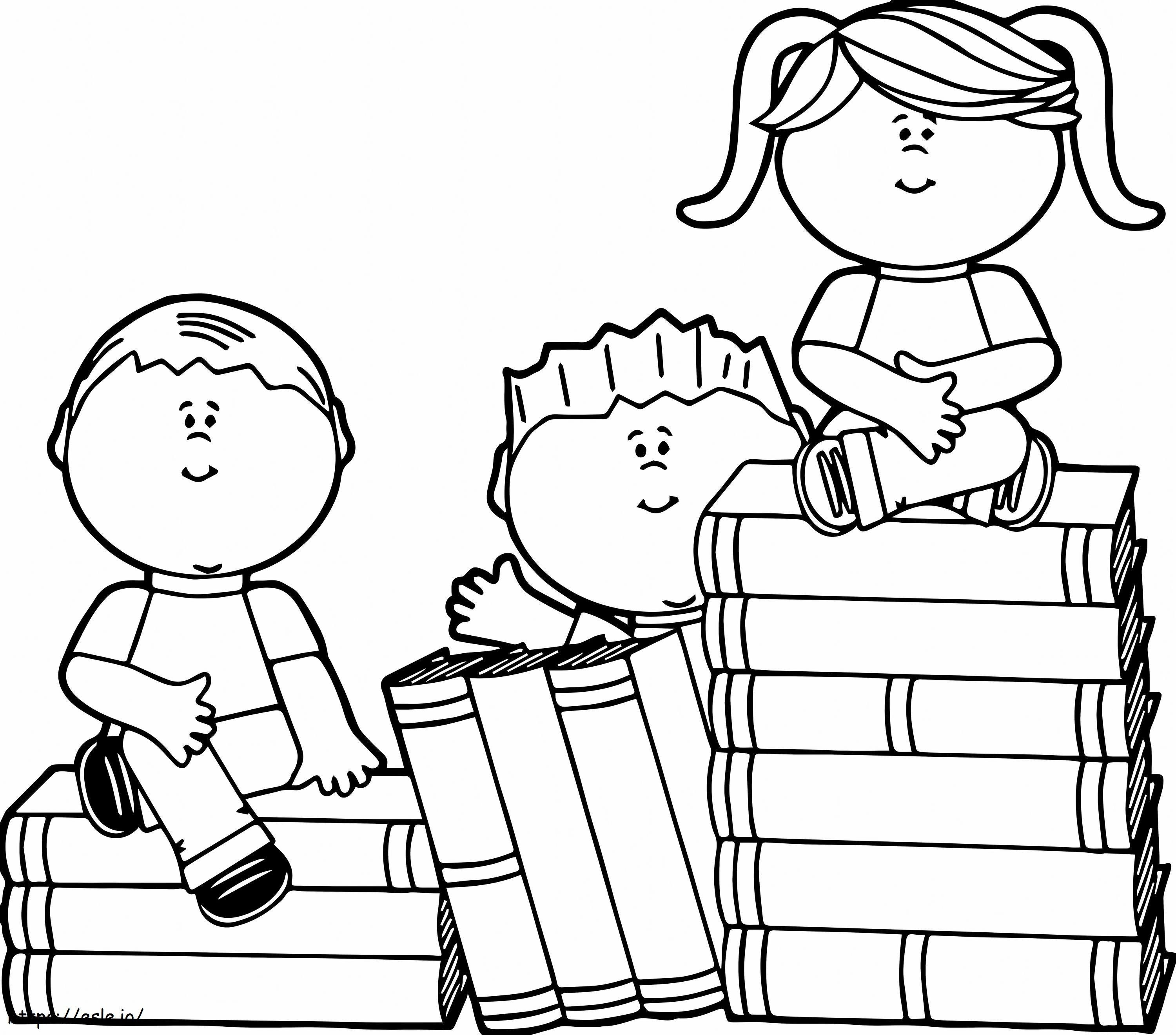 Três crianças e livros para colorir